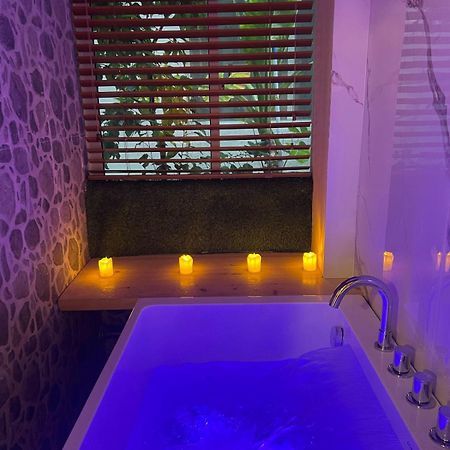 Rooftop Inn Мале Екстериор снимка